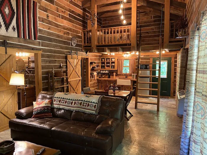 AdamsRock Cabins Picture 2