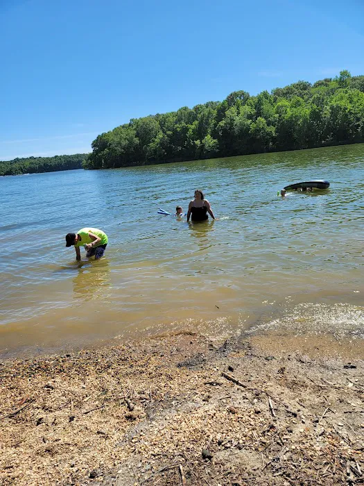 Smith Bay Self-Service Campground & Boat Ramp Picture 6