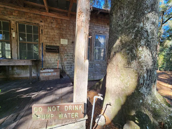 Floyds Island Cabin Picture 8