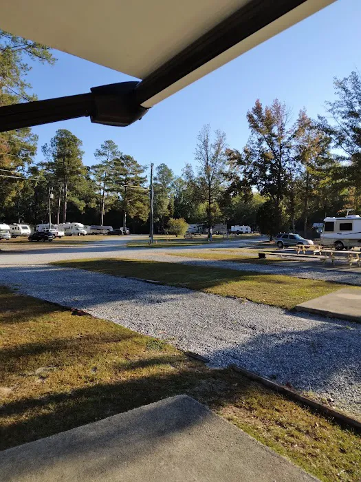 Lake Pines RV Park & Campground Picture 3