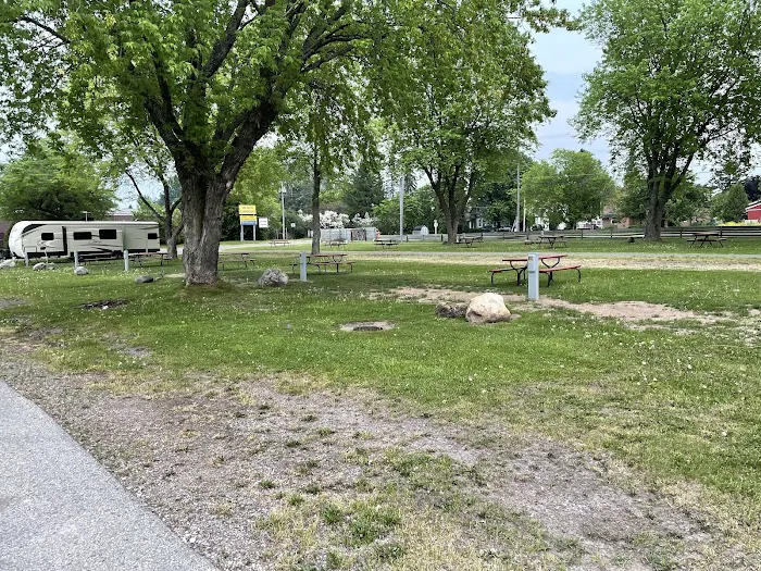 Soo Locks Campground Picture 9