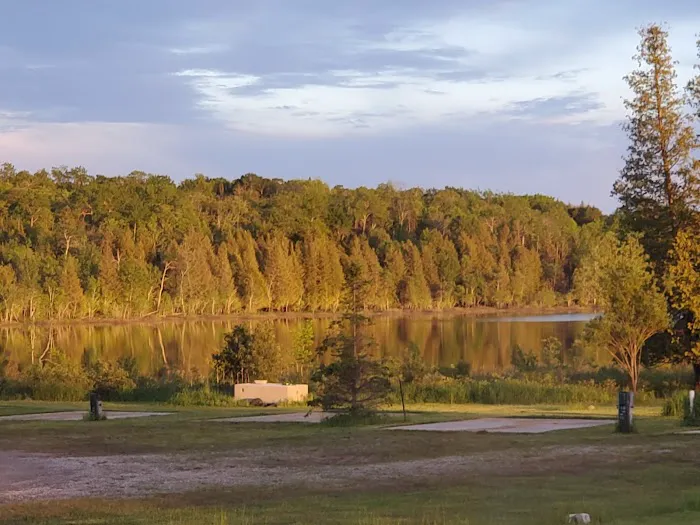 Trailhead Bar, Restaurant, and Campground Picture 10