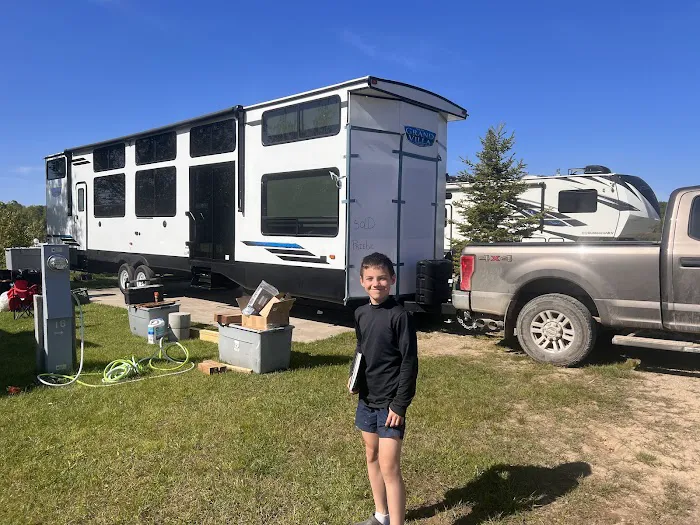 Trailhead Bar, Restaurant, and Campground Picture 8