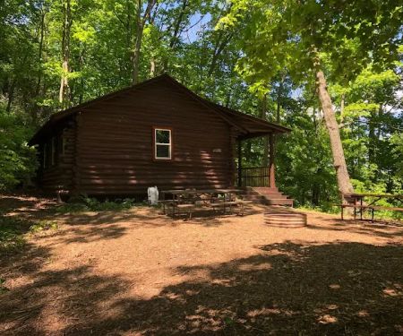 Glacier Hills Rustic Lakefront Cabins