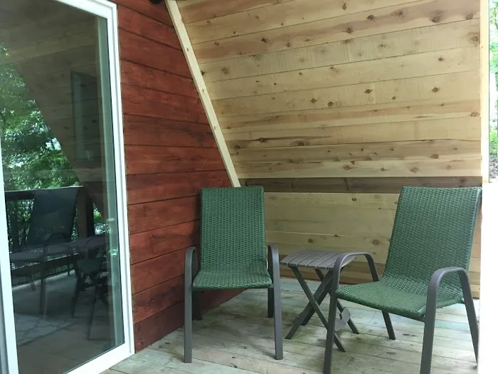 Glacier Hills Rustic Lakefront Cabins Picture 3