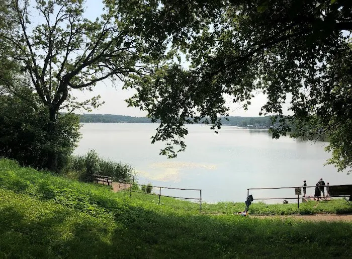 Glacier Hills Rustic Lakefront Cabins Picture 8