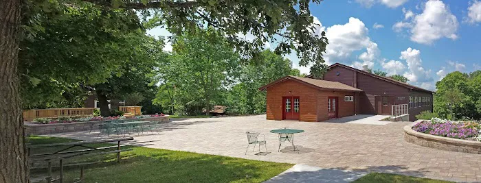 Glacier Hills Rustic Lakefront Cabins Picture 9