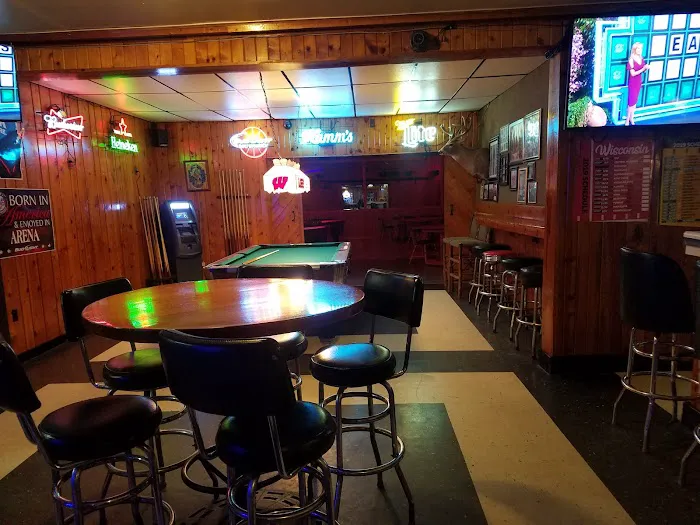 Trader's Bar and Grill Island Campground Picture 7