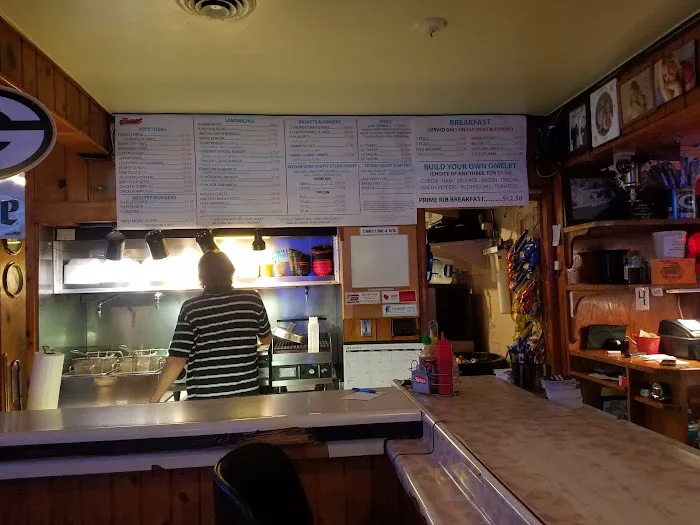 Trader's Bar and Grill Island Campground Picture 10