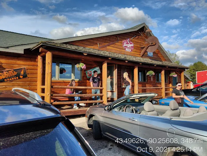 Trader's Bar and Grill Island Campground Picture 5