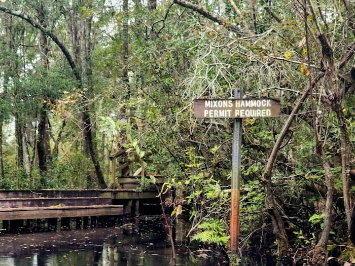 Mixon's Hammock Canoe Shelter Picture 2