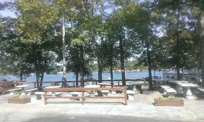 General Lee Marina & Campground Picture 6