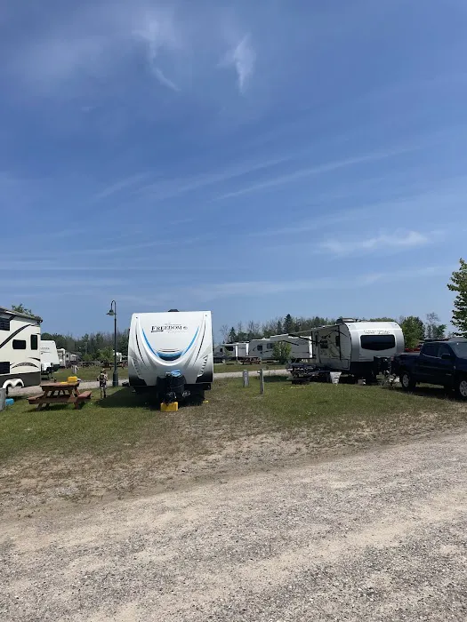 RiverView Park and Campground Picture 8