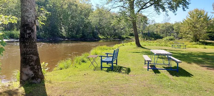 Confluence Camping Boat Launch & Rental ( KALLIOS LANDING) Picture 2
