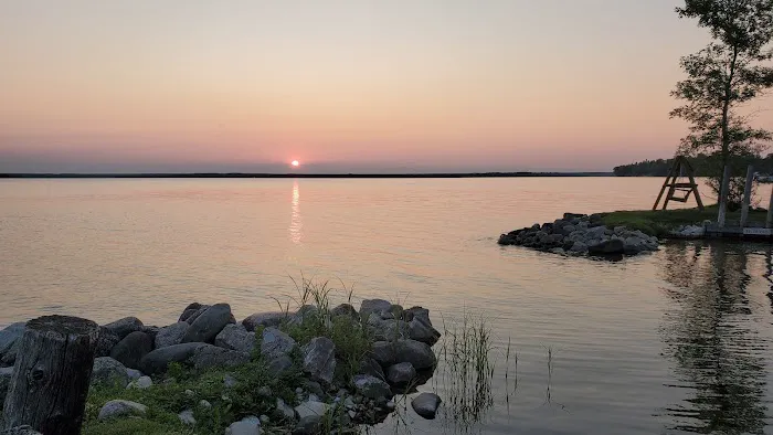 Log Cabin Resort & Campground Picture 8