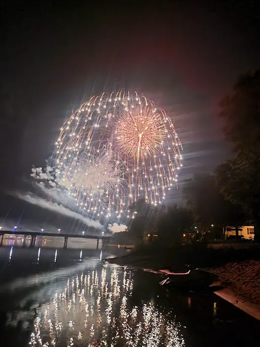 Buddy's River Resort Picture 3