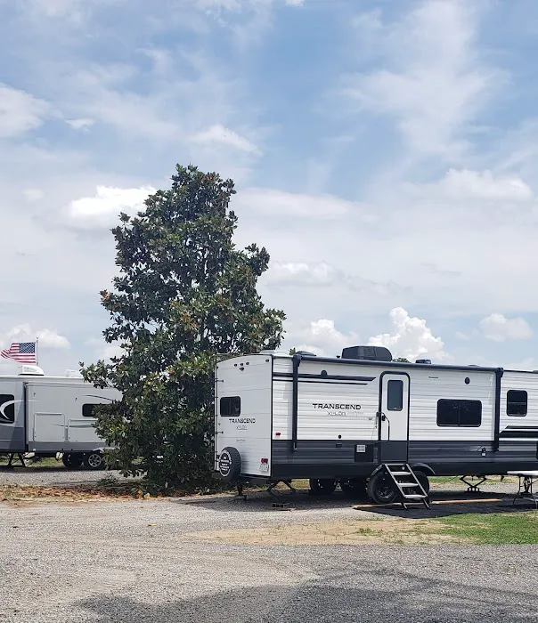 The Magnolia Campground and Store Picture 4