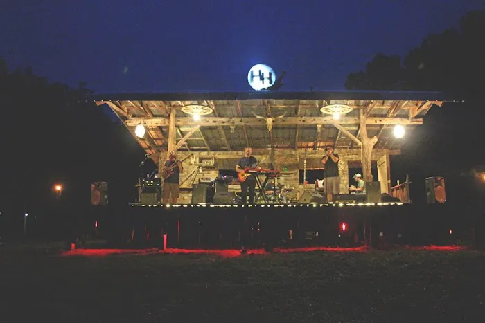 Howlin' Hill Picture 5