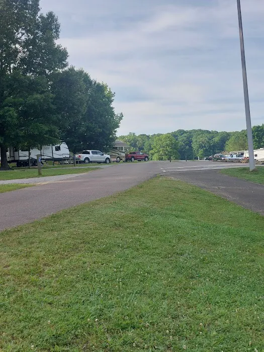 Pin Oak RV Campground Picture 2