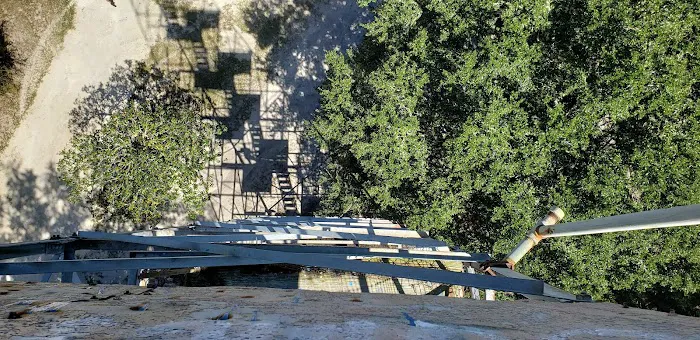 EAST TOWER CAMP Picture 5