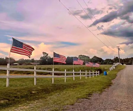 Greerbillies Campground Rock The South Campground and Parking