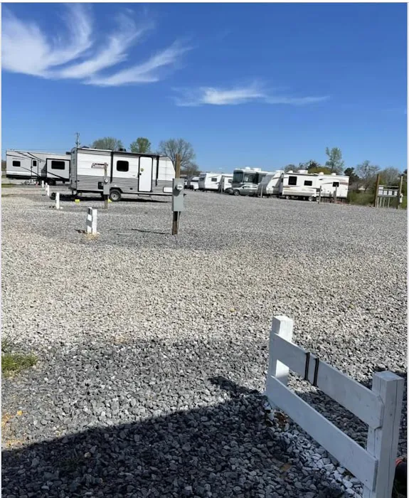 Greerbillies Campground Rock The South Campground and Parking Picture 8