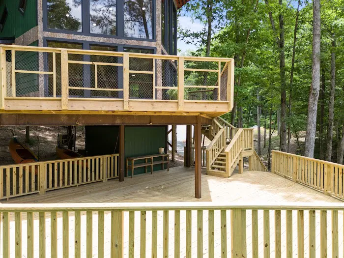 The Camp @ Smith Lake Treehouse Picture 1