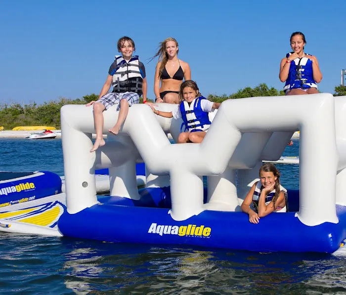 Tiki Beach Resort Rentals on Kettle Moraine Lake Picture 4