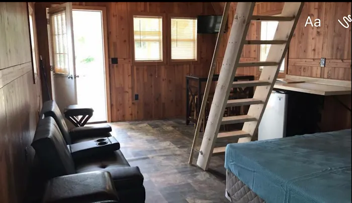 Tiki Beach Resort Rentals on Kettle Moraine Lake Picture 8