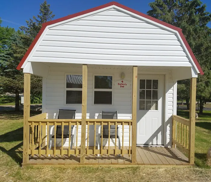 Tiki Beach Resort Rentals on Kettle Moraine Lake Picture 5