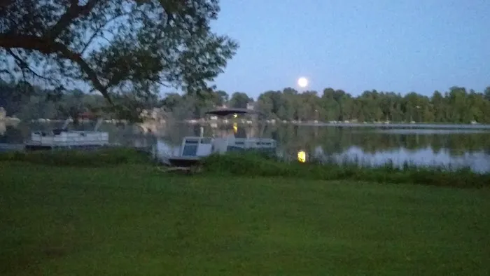 Larson's Resort Picture 10