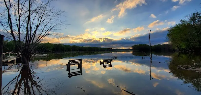 Schleicher's Landing Picture 1