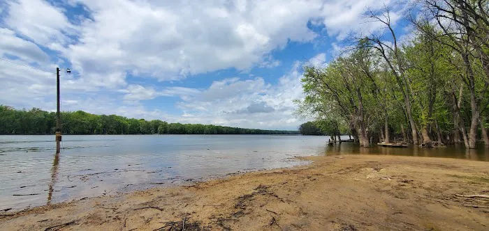 Schleicher's Landing Picture 2