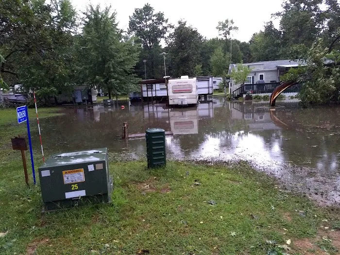 Sunrise Resort Campground Picture 6