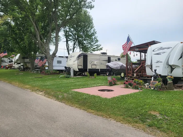 Shady Oaks Trailer Park & Campground Picture 6