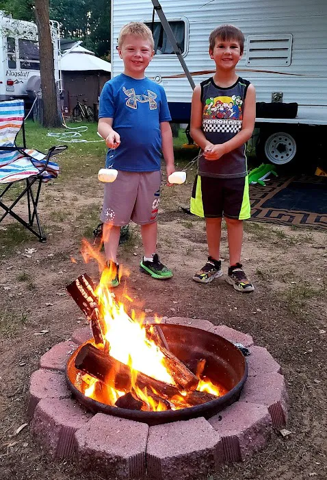 Buffalo Lake Camping Resort Picture 7