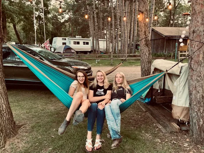 Buffalo Lake Camping Resort Picture 8