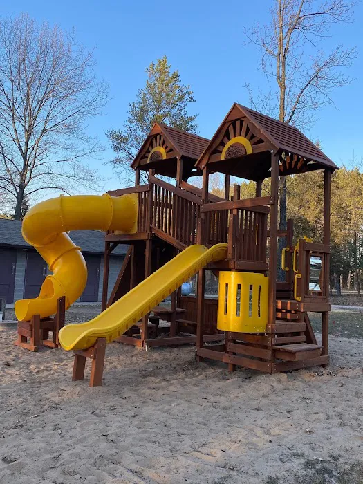 Buffalo Lake Camping Resort Picture 2