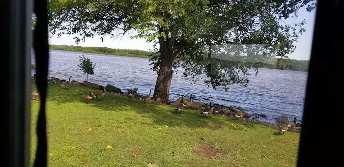 Edge Of The River Resort Picture 4