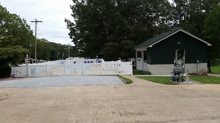 Riverview RV Resort Picture 4