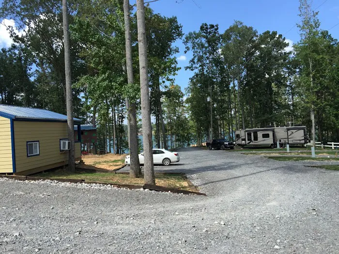 Lakeshore Cabins & RV Picture 1