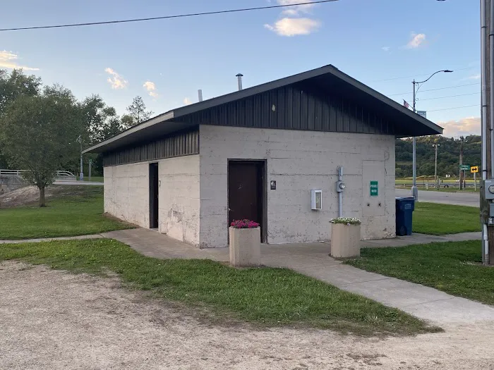 Viola Banker Park & Campground Picture 2