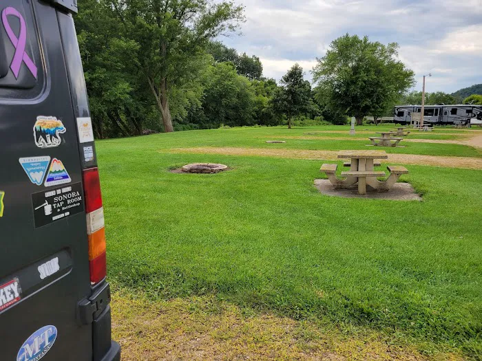 Viola Banker Park & Campground Picture 10