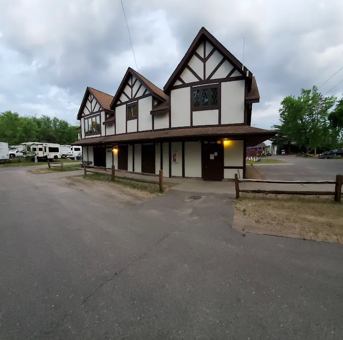 Sherwood Forest Camping & RV Park Picture 5