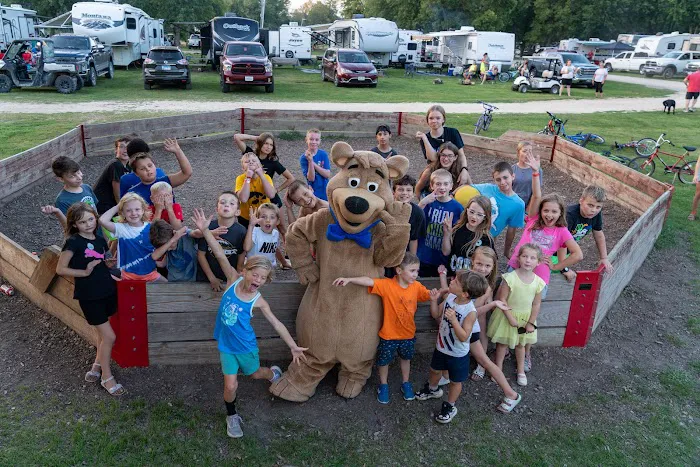 Yogi Bear’s Jellystone Park RV Resort at Monticello, IA Picture 7