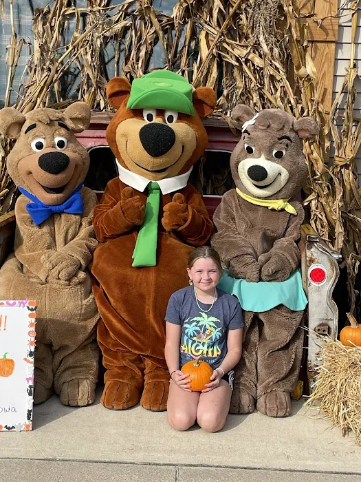 Yogi Bear’s Jellystone Park RV Resort at Monticello, IA Picture 10