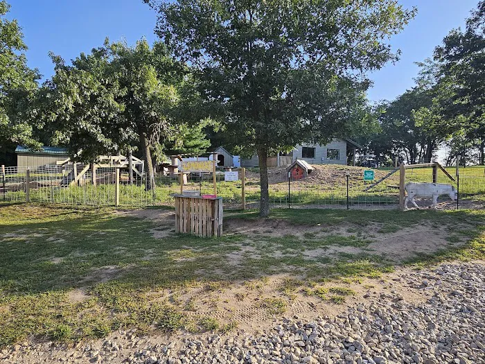 Emrick Lake Campground & Resort Picture 9