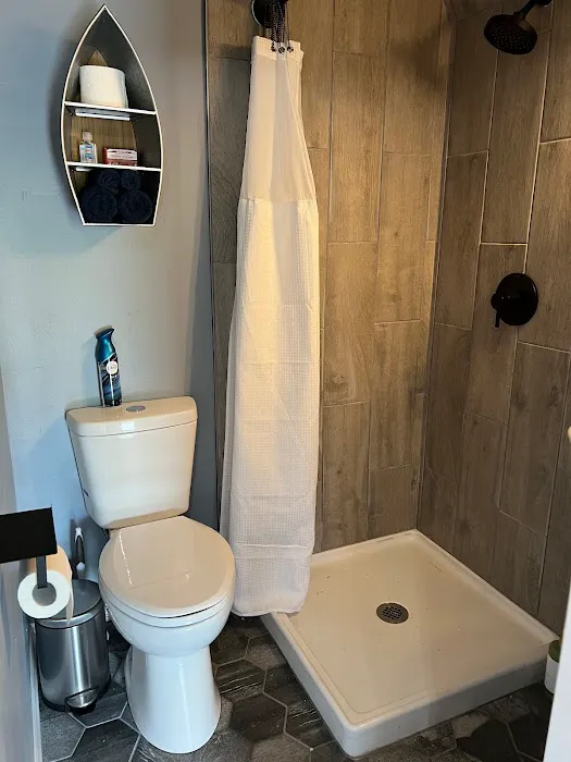 Aree Pond, LLC Picture 1