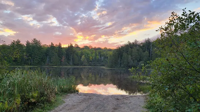 Little Beaver Lake Campground Trailhead Picture 3