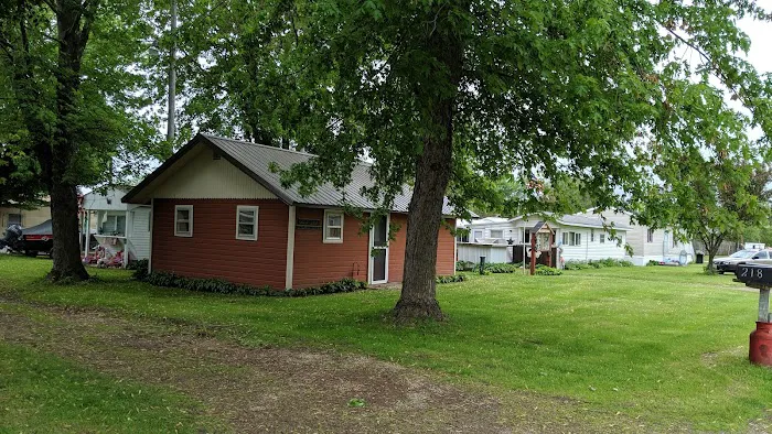 Little Red Cabin Picture 7